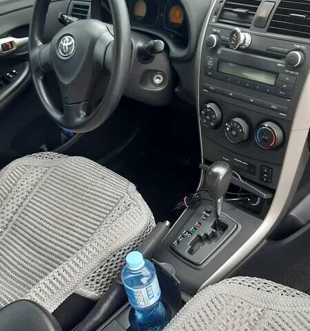 Черный Тойота Королла, объемом двигателя 1.6 л и пробегом 240 тыс. км за 8000 $, фото 5 на Automoto.ua