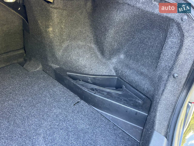 Черный Тойота Королла, объемом двигателя 1.6 л и пробегом 171 тыс. км за 7500 $, фото 39 на Automoto.ua