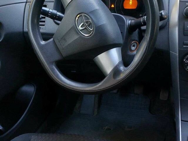 Черный Тойота Королла, объемом двигателя 1.3 л и пробегом 115 тыс. км за 5499 $, фото 16 на Automoto.ua