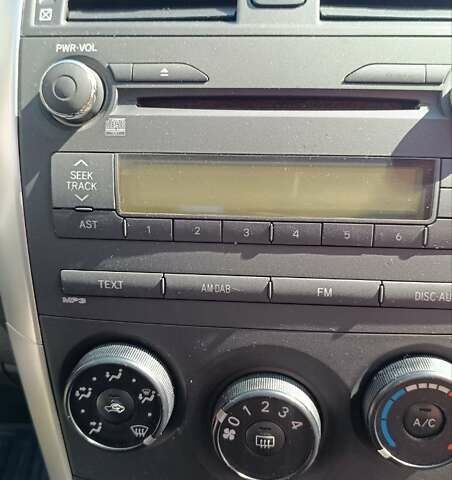 Черный Тойота Королла, объемом двигателя 1.33 л и пробегом 72 тыс. км за 8700 $, фото 4 на Automoto.ua