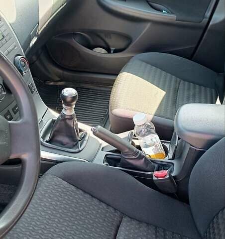 Черный Тойота Королла, объемом двигателя 1.33 л и пробегом 72 тыс. км за 8700 $, фото 6 на Automoto.ua