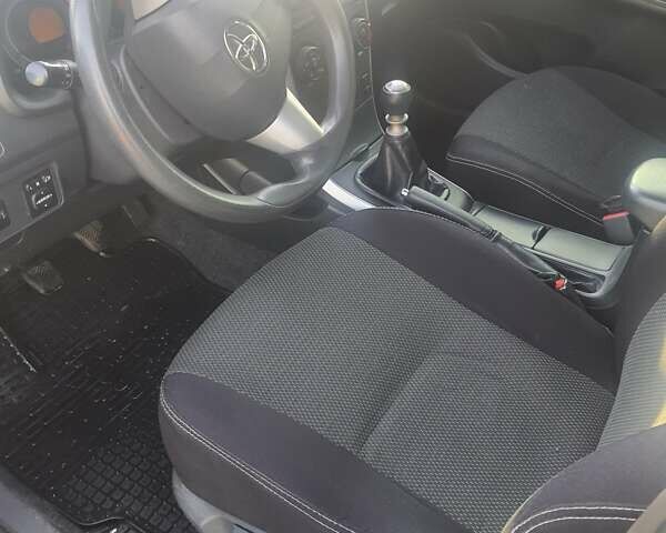 Черный Тойота Королла, объемом двигателя 1.33 л и пробегом 176 тыс. км за 8500 $, фото 17 на Automoto.ua