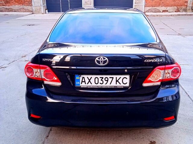 Черный Тойота Королла, объемом двигателя 1.3 л и пробегом 180 тыс. км за 8000 $, фото 4 на Automoto.ua