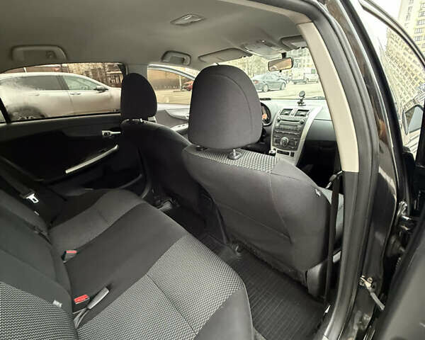 Черный Тойота Королла, объемом двигателя 1.6 л и пробегом 245 тыс. км за 8200 $, фото 22 на Automoto.ua