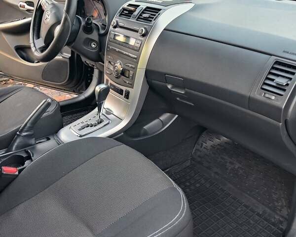 Черный Тойота Королла, объемом двигателя 1.6 л и пробегом 244 тыс. км за 8400 $, фото 16 на Automoto.ua