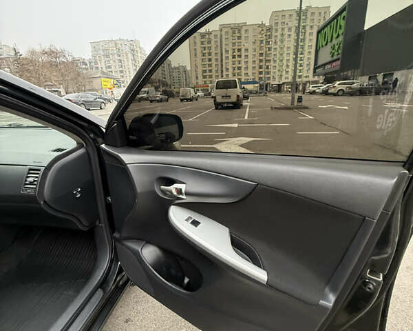 Черный Тойота Королла, объемом двигателя 1.6 л и пробегом 245 тыс. км за 8200 $, фото 16 на Automoto.ua