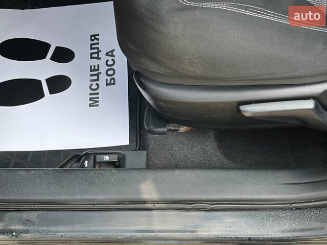 Черный Тойота Королла, объемом двигателя 1.33 л и пробегом 212 тыс. км за 7900 $, фото 20 на Automoto.ua