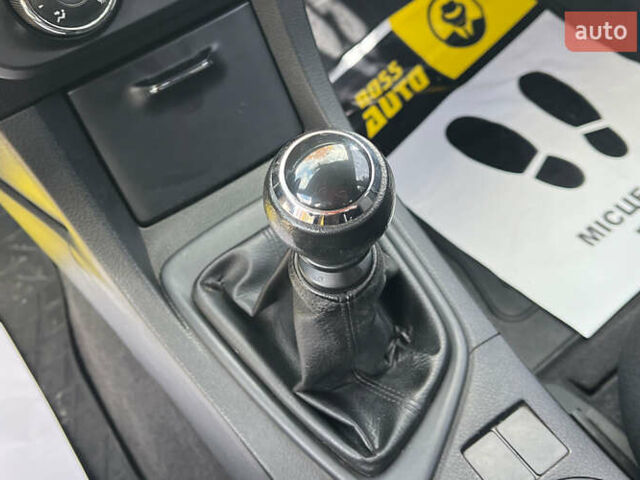 Черный Тойота Королла, объемом двигателя 1.33 л и пробегом 212 тыс. км за 7900 $, фото 13 на Automoto.ua