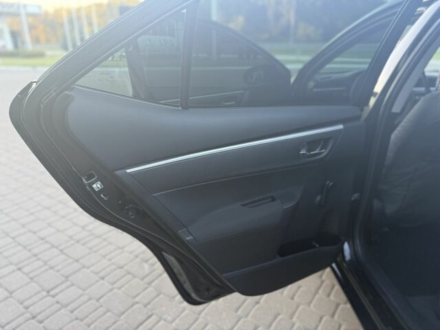 Черный Тойота Королла, объемом двигателя 1.3 л и пробегом 182 тыс. км за 9999 $, фото 10 на Automoto.ua