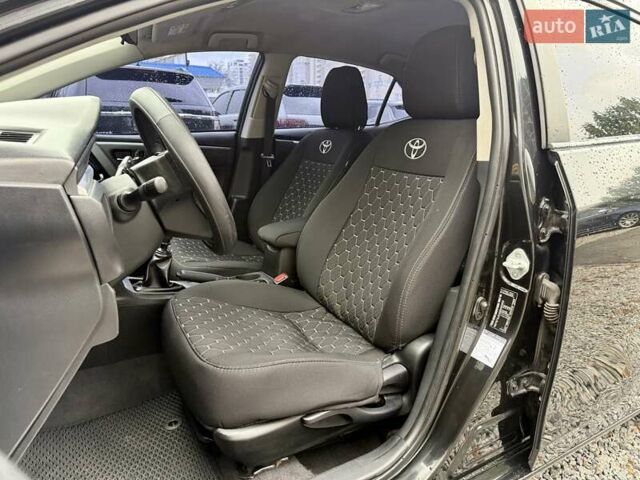 Черный Тойота Королла, объемом двигателя 1.33 л и пробегом 222 тыс. км за 7500 $, фото 6 на Automoto.ua