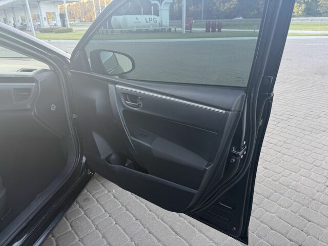 Черный Тойота Королла, объемом двигателя 1.3 л и пробегом 182 тыс. км за 9999 $, фото 9 на Automoto.ua