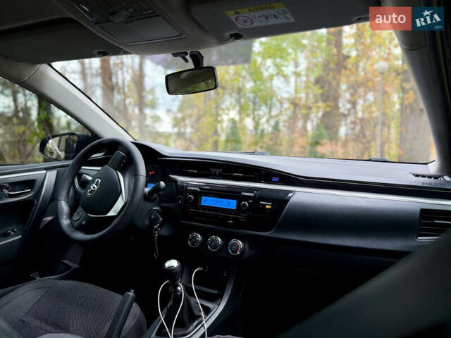 Черный Тойота Королла, объемом двигателя 1.33 л и пробегом 183 тыс. км за 9999 $, фото 5 на Automoto.ua