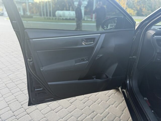 Черный Тойота Королла, объемом двигателя 1.3 л и пробегом 182 тыс. км за 9999 $, фото 6 на Automoto.ua