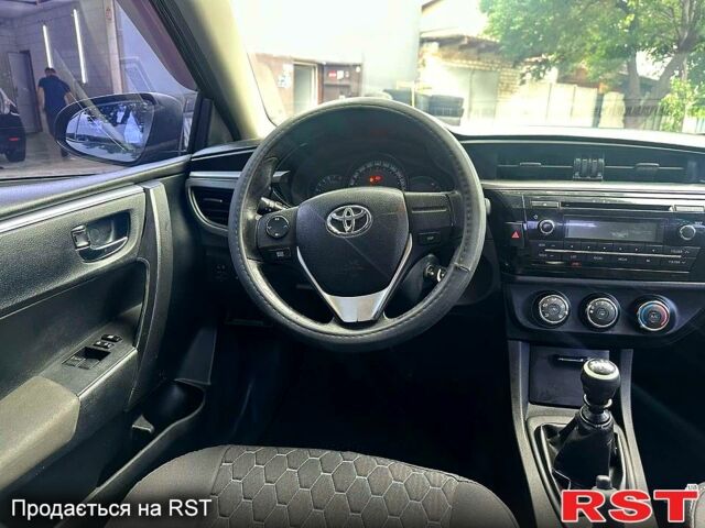 Черный Тойота Королла, объемом двигателя 1.3 л и пробегом 200 тыс. км за 7800 $, фото 3 на Automoto.ua