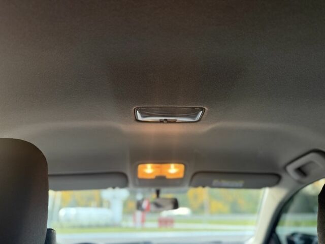 Черный Тойота Королла, объемом двигателя 1.3 л и пробегом 182 тыс. км за 9999 $, фото 11 на Automoto.ua