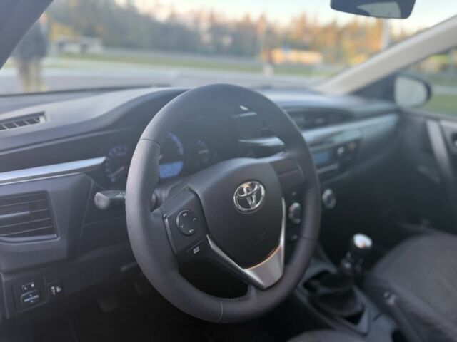 Черный Тойота Королла, объемом двигателя 1.3 л и пробегом 182 тыс. км за 9999 $, фото 4 на Automoto.ua