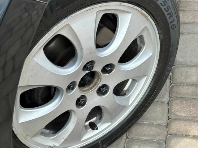 Черный Тойота Королла, объемом двигателя 1.33 л и пробегом 193 тыс. км за 8500 $, фото 2 на Automoto.ua