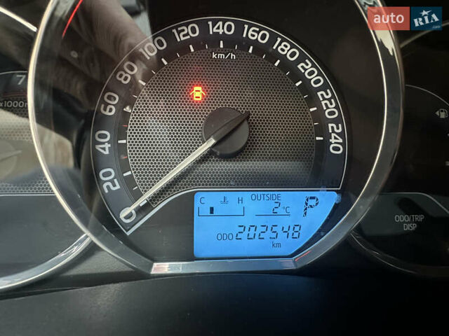 Черный Тойота Королла, объемом двигателя 1.6 л и пробегом 202 тыс. км за 12700 $, фото 4 на Automoto.ua
