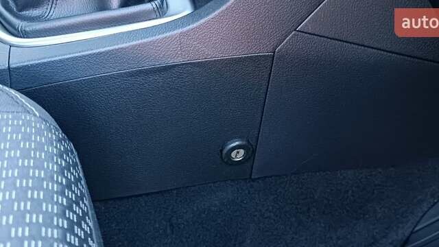 Черный Тойота Королла, объемом двигателя 1.33 л и пробегом 95 тыс. км за 10900 $, фото 16 на Automoto.ua