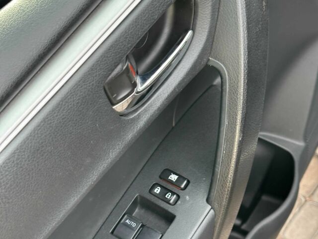 Черный Тойота Королла, объемом двигателя 1.33 л и пробегом 193 тыс. км за 8500 $, фото 12 на Automoto.ua