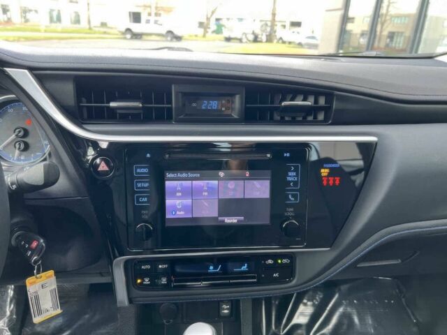 Чорний Тойота Королла, об'ємом двигуна 1.8 л та пробігом 48 тис. км за 7500 $, фото 7 на Automoto.ua