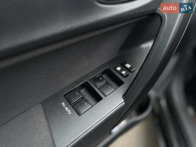 Черный Тойота Королла, объемом двигателя 1.6 л и пробегом 63 тыс. км за 15500 $, фото 11 на Automoto.ua