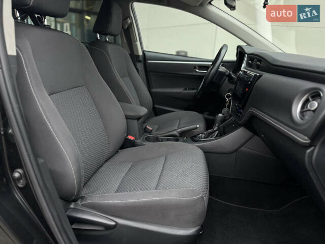 Черный Тойота Королла, объемом двигателя 1.6 л и пробегом 63 тыс. км за 15500 $, фото 6 на Automoto.ua