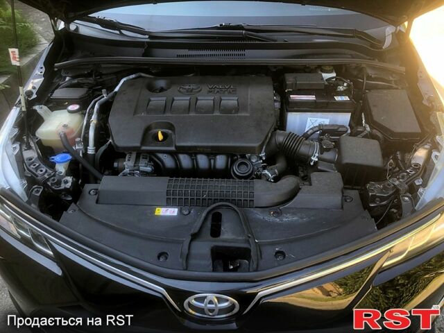 Черный Тойота Королла, объемом двигателя 1.6 л и пробегом 160 тыс. км за 13500 $, фото 4 на Automoto.ua