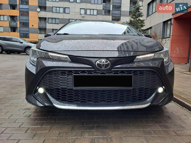 Черный Тойота Королла, объемом двигателя 1.2 л и пробегом 153 тыс. км за 14999 $, фото 1 на Automoto.ua