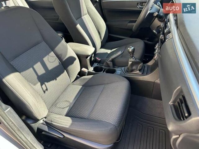 Коричневий Тойота Королла, об'ємом двигуна 1.3 л та пробігом 178 тис. км за 8990 $, фото 13 на Automoto.ua