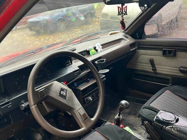 Красный Тойота Королла, объемом двигателя 1.6 л и пробегом 383 тыс. км за 1200 $, фото 7 на Automoto.ua