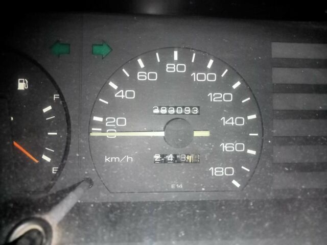 Красный Тойота Королла, объемом двигателя 1.6 л и пробегом 383 тыс. км за 1200 $, фото 16 на Automoto.ua