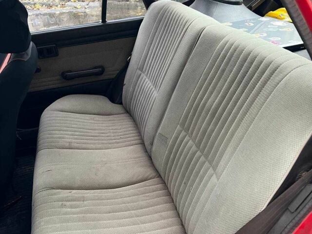 Красный Тойота Королла, объемом двигателя 1.6 л и пробегом 383 тыс. км за 1200 $, фото 11 на Automoto.ua