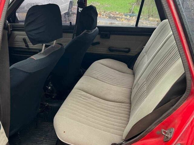 Красный Тойота Королла, объемом двигателя 1.6 л и пробегом 383 тыс. км за 1200 $, фото 10 на Automoto.ua