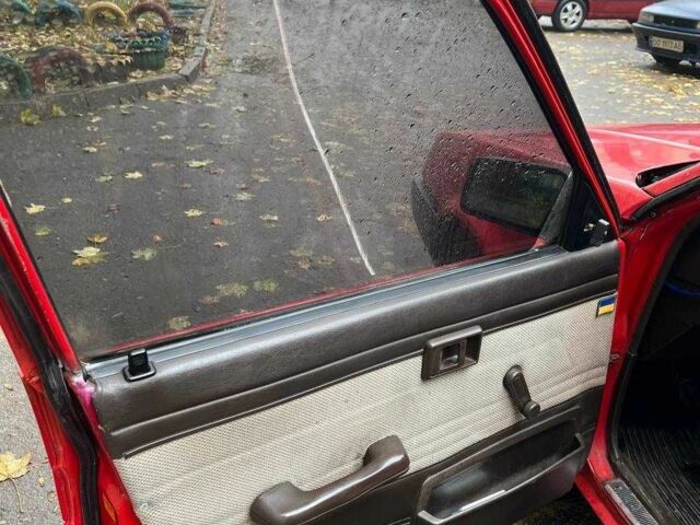 Красный Тойота Королла, объемом двигателя 1.6 л и пробегом 383 тыс. км за 1200 $, фото 9 на Automoto.ua