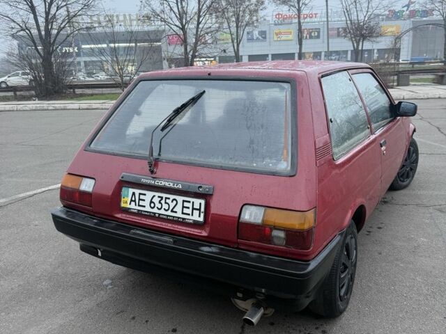 Красный Тойота Королла, объемом двигателя 1.3 л и пробегом 250 тыс. км за 800 $, фото 4 на Automoto.ua