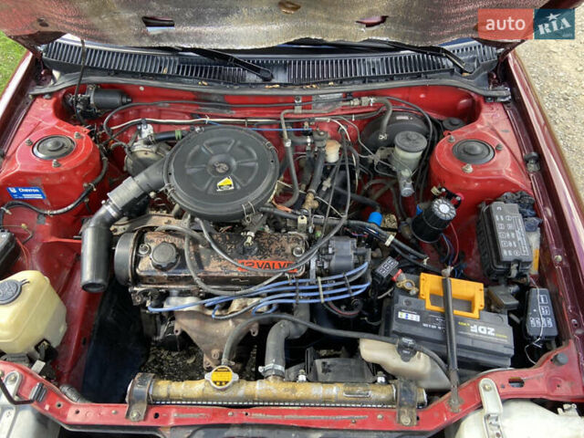 Червоний Тойота Королла, об'ємом двигуна 1.3 л та пробігом 329 тис. км за 2250 $, фото 8 на Automoto.ua