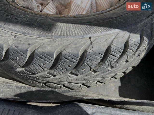 Червоний Тойота Королла, об'ємом двигуна 1.3 л та пробігом 329 тис. км за 2250 $, фото 7 на Automoto.ua