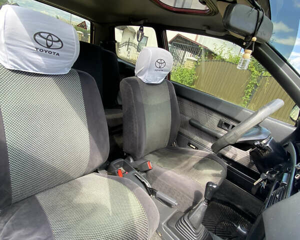 Червоний Тойота Королла, об'ємом двигуна 1.3 л та пробігом 329 тис. км за 2250 $, фото 2 на Automoto.ua