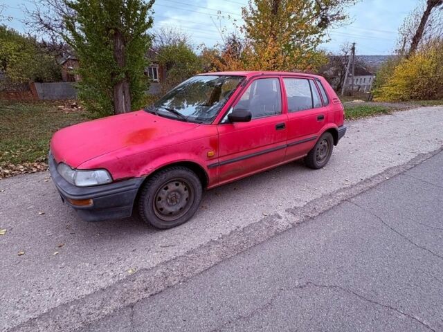 Красный Тойота Королла, объемом двигателя 1.3 л и пробегом 167 тыс. км за 900 $, фото 4 на Automoto.ua