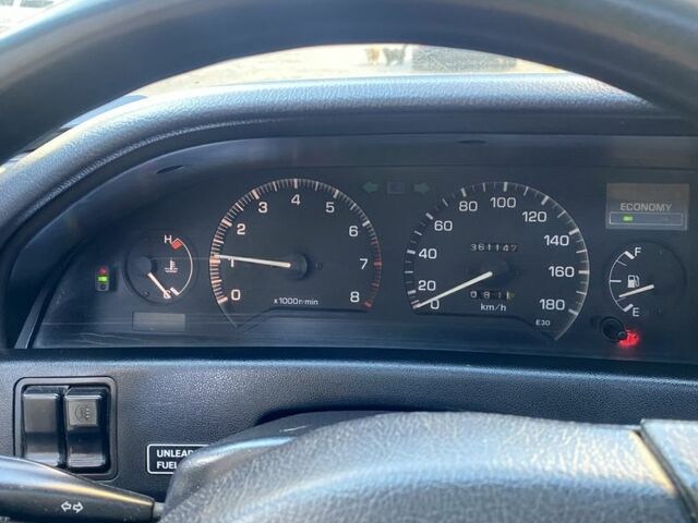 Красный Тойота Королла, объемом двигателя 1.3 л и пробегом 342 тыс. км за 1500 $, фото 3 на Automoto.ua