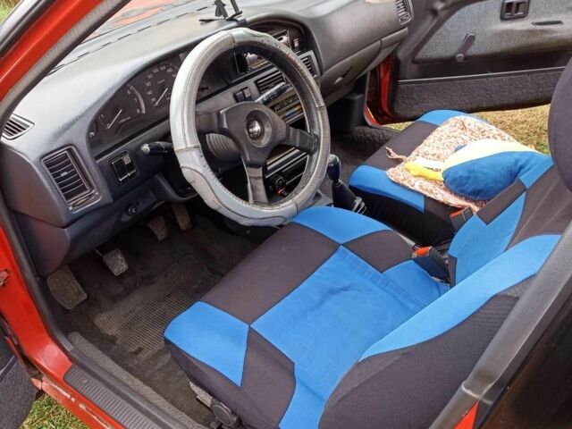 Красный Тойота Королла, объемом двигателя 1.6 л и пробегом 408 тыс. км за 1050 $, фото 5 на Automoto.ua