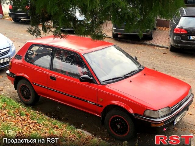 Красный Тойота Королла, объемом двигателя 1.3 л и пробегом 340 тыс. км за 1700 $, фото 4 на Automoto.ua