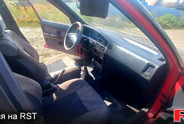 Красный Тойота Королла, объемом двигателя 1.3 л и пробегом 357 тыс. км за 750 $, фото 6 на Automoto.ua