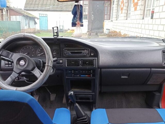 Красный Тойота Королла, объемом двигателя 1.6 л и пробегом 408 тыс. км за 1050 $, фото 4 на Automoto.ua