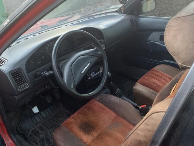 Червоний Тойота Королла, об'ємом двигуна 1.3 л та пробігом 300 тис. км за 1000 $, фото 4 на Automoto.ua