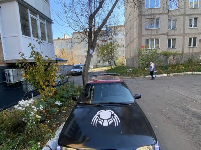 Красный Тойота Королла, объемом двигателя 1.3 л и пробегом 342 тыс. км за 1500 $, фото 1 на Automoto.ua