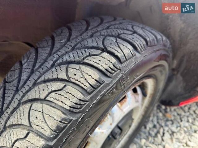 Красный Тойота Королла, объемом двигателя 1.3 л и пробегом 270 тыс. км за 1500 $, фото 19 на Automoto.ua