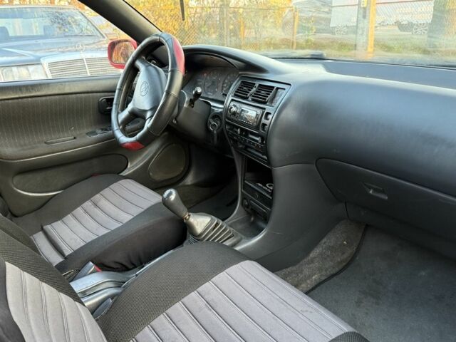 Красный Тойота Королла, объемом двигателя 1.6 л и пробегом 290 тыс. км за 1300 $, фото 11 на Automoto.ua