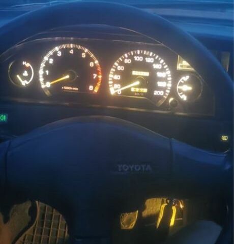 Червоний Тойота Королла, об'ємом двигуна 1.6 л та пробігом 3 тис. км за 595 $, фото 2 на Automoto.ua